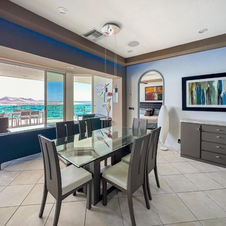2BR Beachfront Condo on Sandy Beach #703 - Apartment - 3