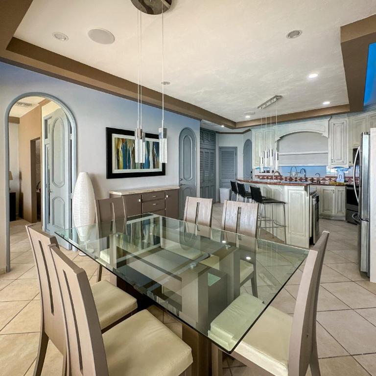 2BR Beachfront Condo on Sandy Beach #703 - Apartment - 9