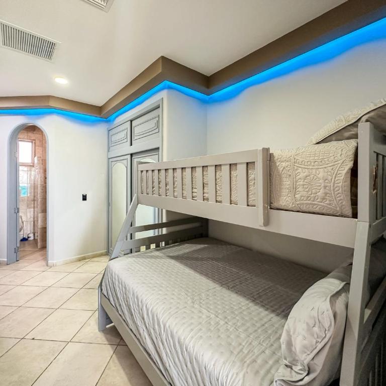 2BR Beachfront Condo on Sandy Beach #703 - Apartment - 28