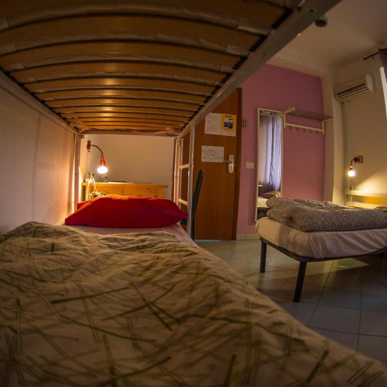 Hostel of the Sun - Posto Letto in Dormitorio Misto con 8 Letti - 5