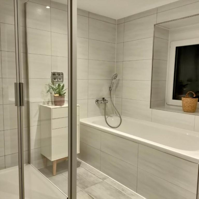 Modernes, stilvolles Apartment 5 - Apartment mit Balkon - 19
