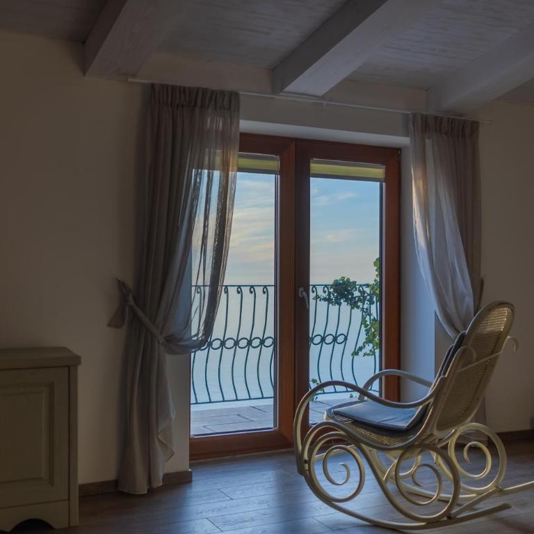 Castello degli Aranci Eco Resort - Superior Suite with Sea View - 2
