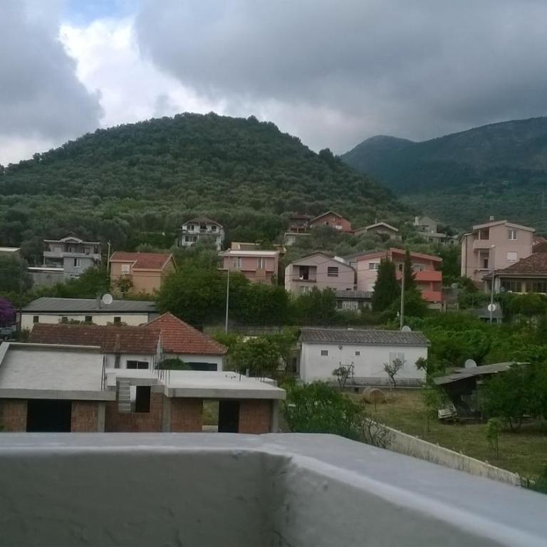 Family House Pavicevic - Three-Bedroom Apartment - 27