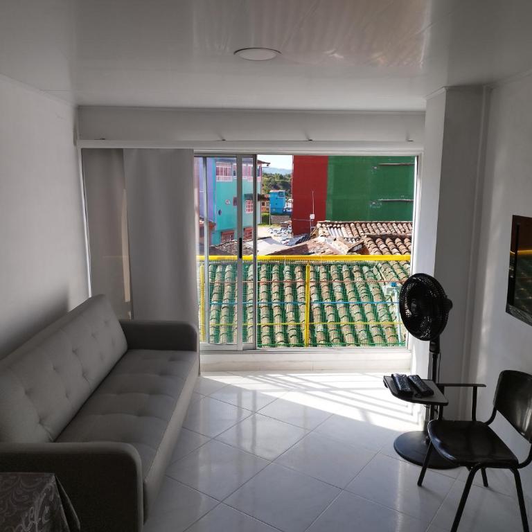 Apartamento Centro Guatapé, parque y embalse - Apartamento de 3 dormitorios - 17