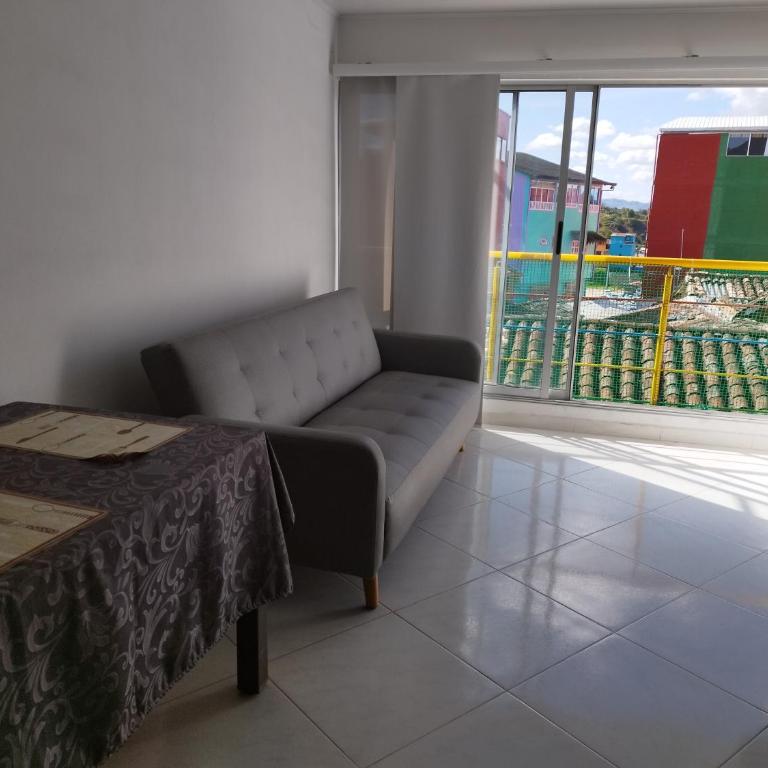 Apartamento Centro Guatapé, parque y embalse - Apartamento de 3 dormitorios - 23