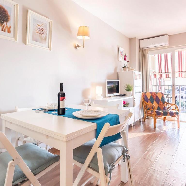 Beautiful Apartment In Benalmadena - Apartamento de 1 dormitorio - 3