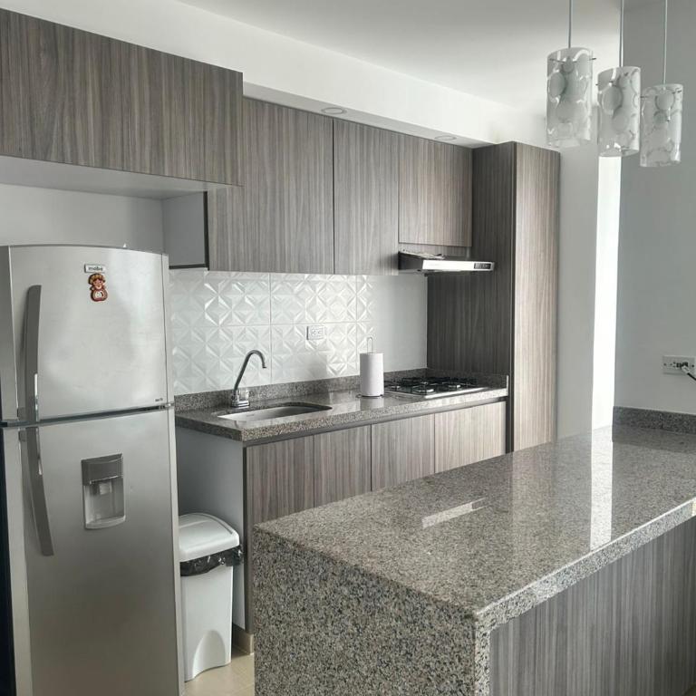 Apto hermoso y confortable - Two-Bedroom Apartment with Pool View - 6