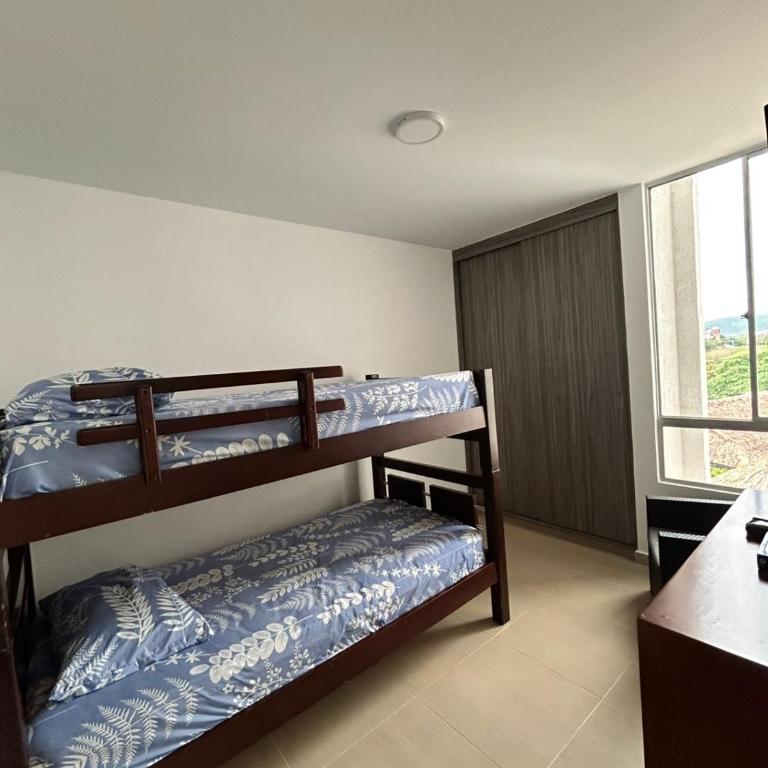 Apto hermoso y confortable - Two-Bedroom Apartment with Pool View - 12