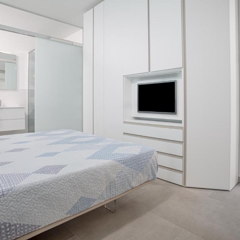 Aquarius Deluxe Apartments - Two-Bedroom Deluxe Apartment - 4