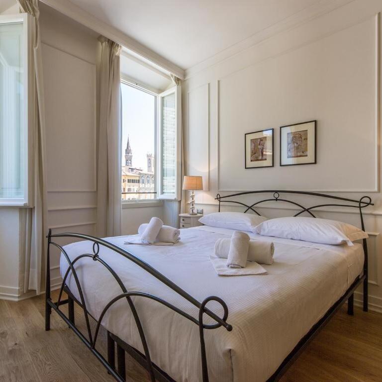 SIGNORIA VIEW- Scenic Overlooking Loft - One-Bedroom Loft Apartment with One Queen Bed - 1