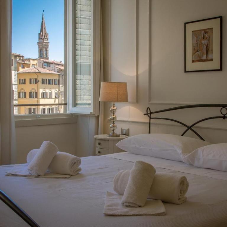 SIGNORIA VIEW- Scenic Overlooking Loft - One-Bedroom Loft Apartment with One Queen Bed - 3
