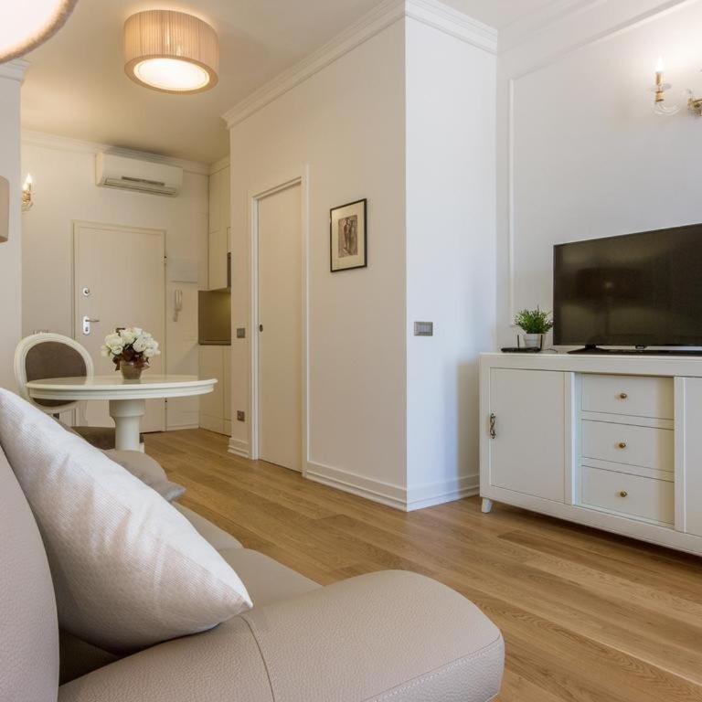 SIGNORIA VIEW- Scenic Overlooking Loft - One-Bedroom Loft Apartment with One Queen Bed - 7