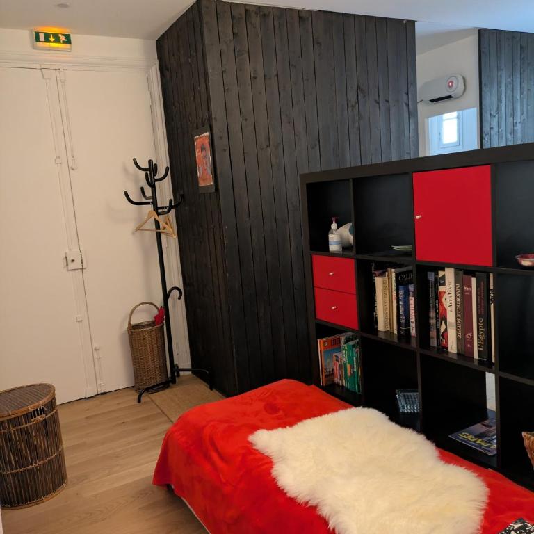 Charming apartment - famous Marais neighborhood - One-Bedroom Apartment - 4