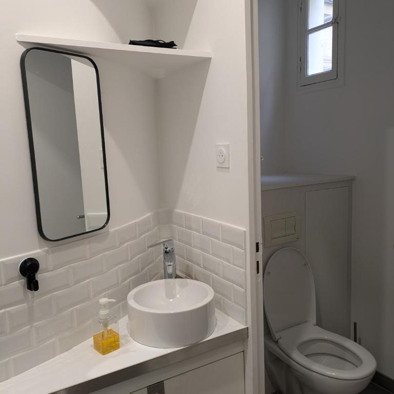 Charming apartment - famous Marais neighborhood - One-Bedroom Apartment - 9
