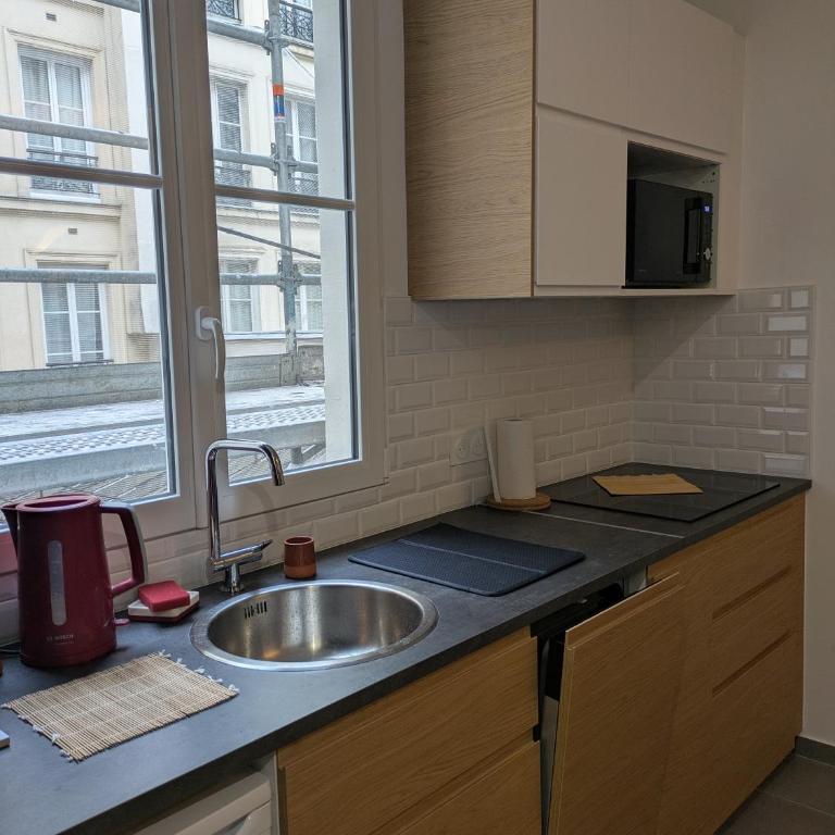 Charming apartment - famous Marais neighborhood - One-Bedroom Apartment - 5
