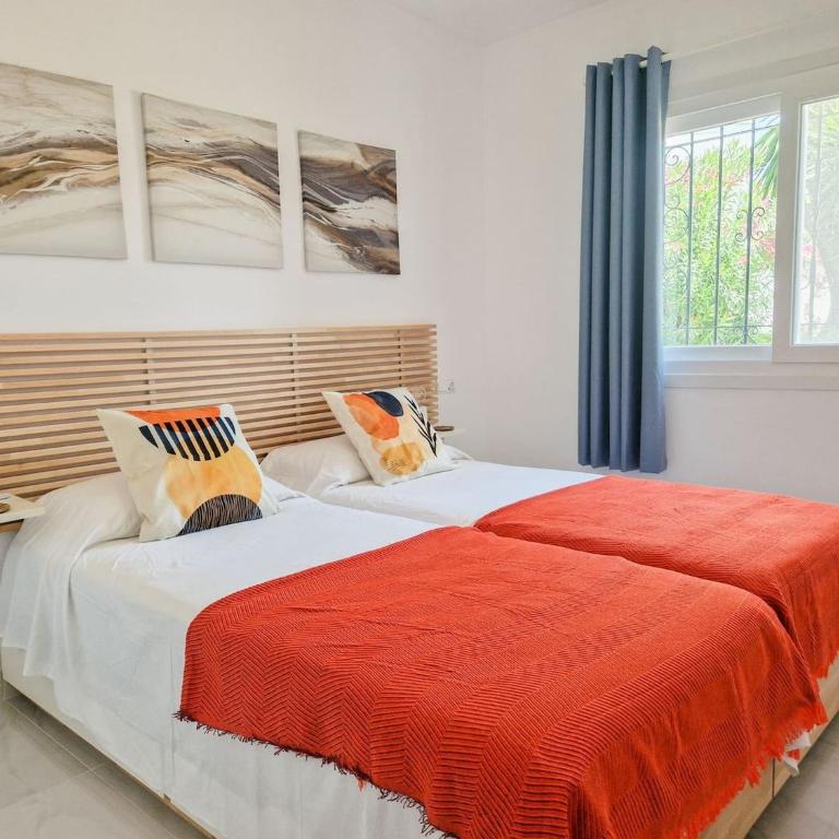 Modern Two bedroom apartment in Pueblo Cortes del Golf Benahavis - Apartamento de 2 dormitorios con vistas al jardín - 19