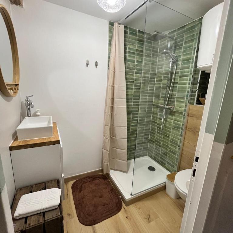 Studio BROSSARD 2pers Tv and Wifi - Appartamento con 1 Camera da Letto - 4