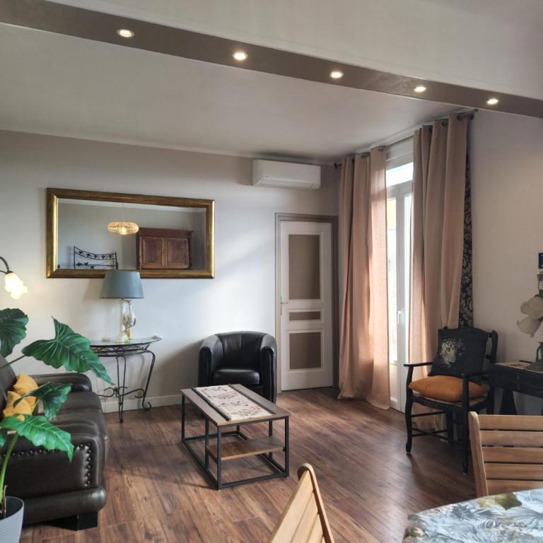 Proche centre ville, GIP ASFO, vue sur le jardin - Apartamento de 1 dormitorio - 1