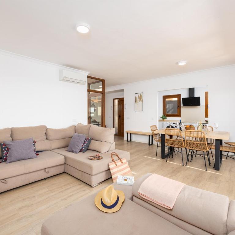 Villa Mariposas Caleta - Five-Bedroom Villa - 12