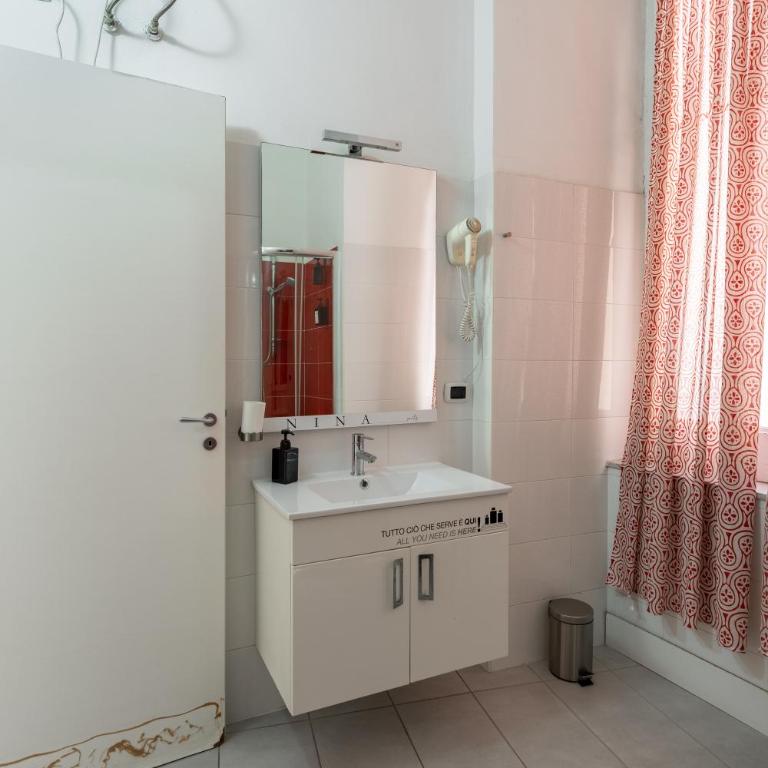 Nina Suites - Camera Matrimoniale - 4