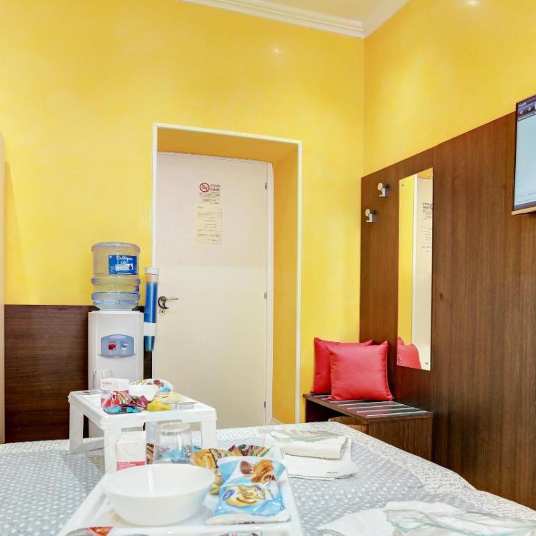 Termini Suites - Camera Matrimoniale/Doppia con Letti Singoli con Bagno Privato - 2