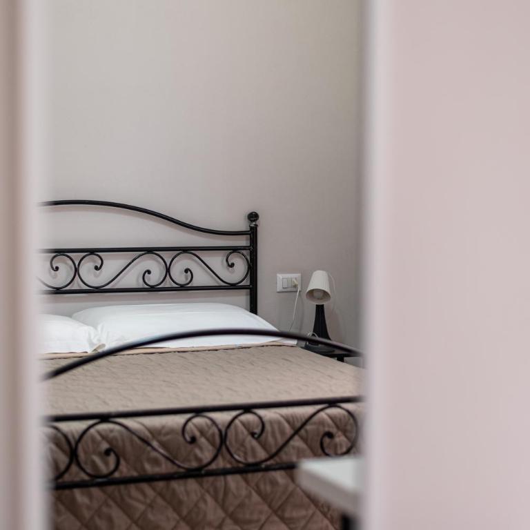 LA VECCHIA PALERMO - Deluxe Double Room with Balcony - 12