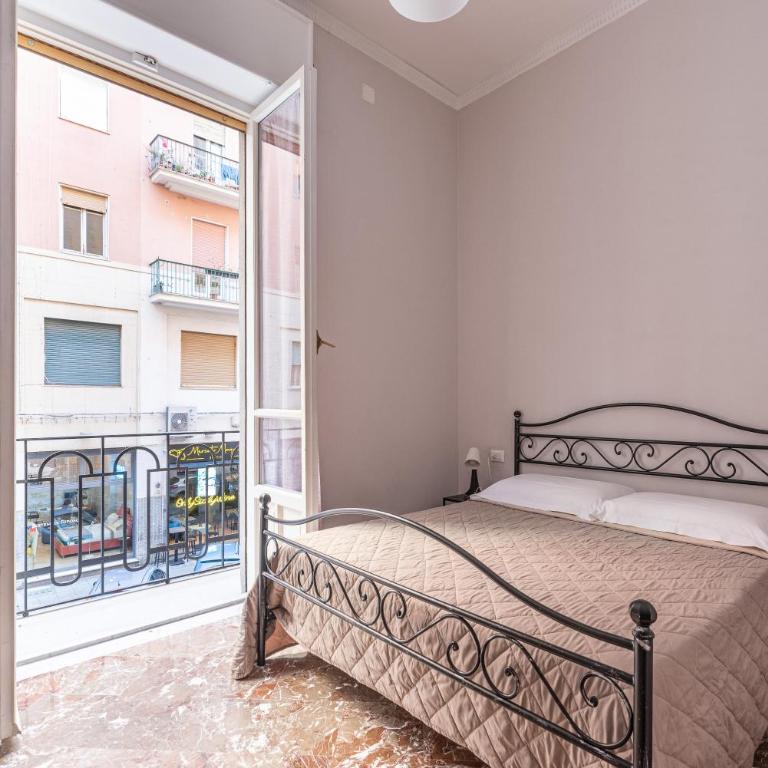 LA VECCHIA PALERMO - Deluxe Double Room with Balcony - 9