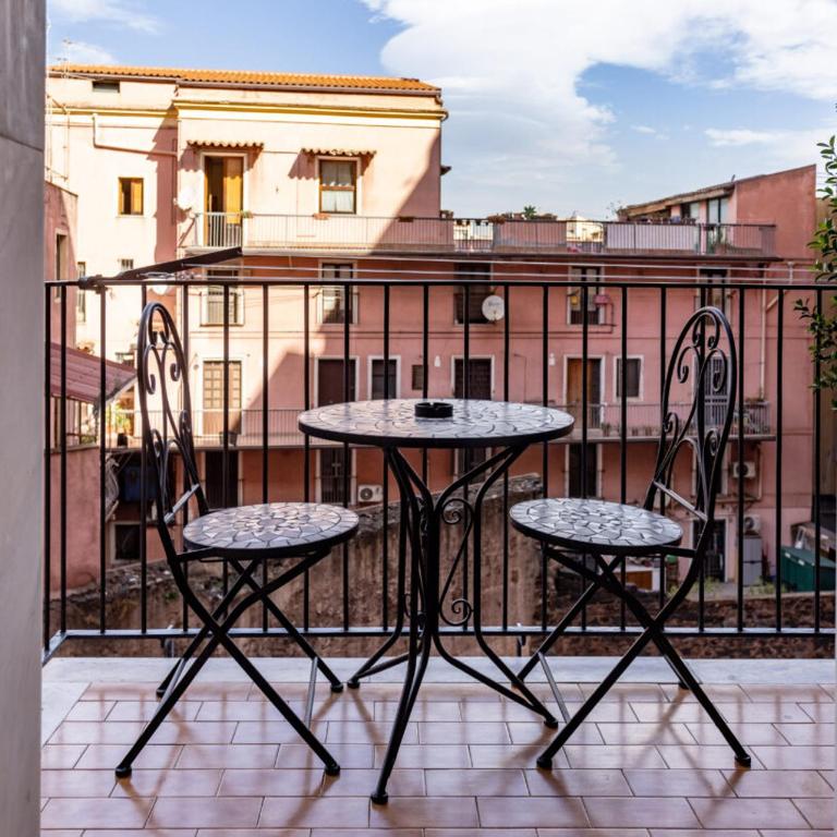 Armony Luxury Suites - Deluxe Double Room with Balcony - 8