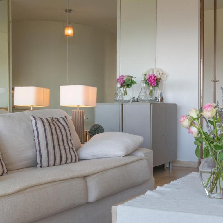 2-Bedroom Apartment with Sea View, Pool & Tennis Cannes - Apartment - 5