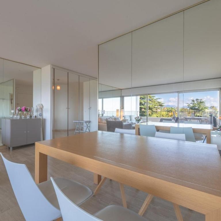 2-Bedroom Apartment with Sea View, Pool & Tennis Cannes - Apartment - 14
