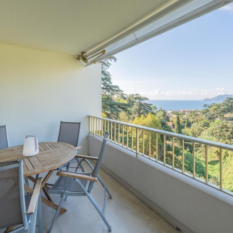 2-Bedroom Apartment with Sea View, Pool & Tennis Cannes - Apartment - 26