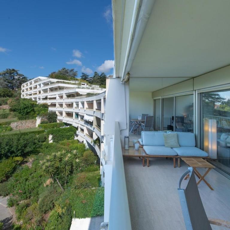 2-Bedroom Apartment with Sea View, Pool & Tennis Cannes - Apartment - 18
