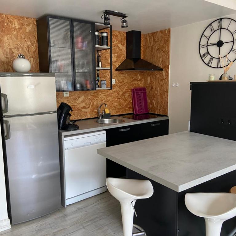 Appartement cosy avec jardin proche centre . - Appartamento con 1 Camera da Letto - 9
