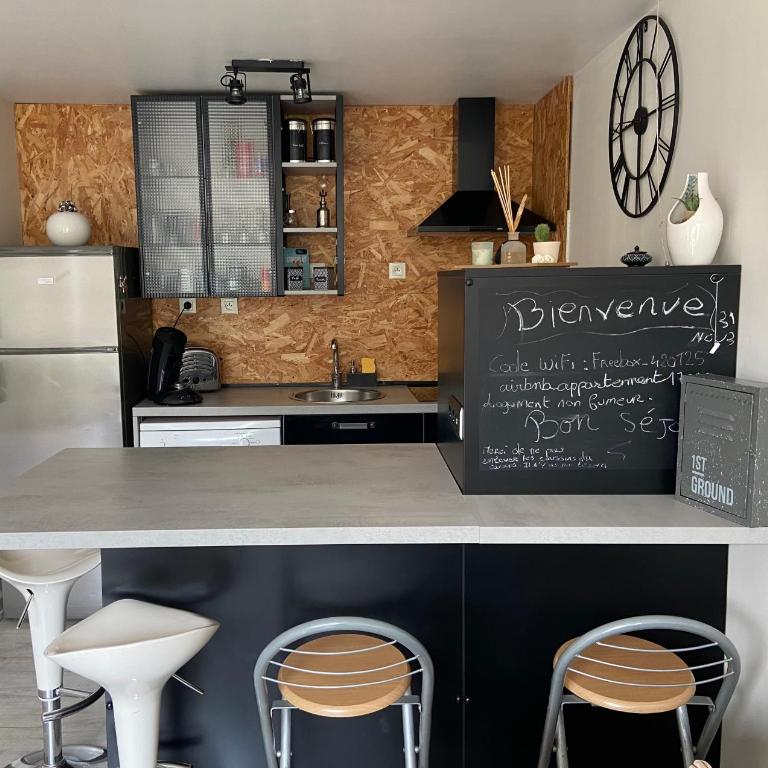Appartement cosy avec jardin proche centre . - Appartamento con 1 Camera da Letto - 10