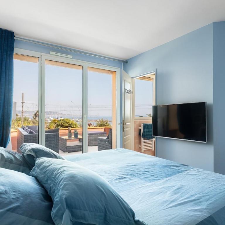 Sea View Apartment with Large Terrace & 2 Bathrooms Mandelieu - Apartment - 13