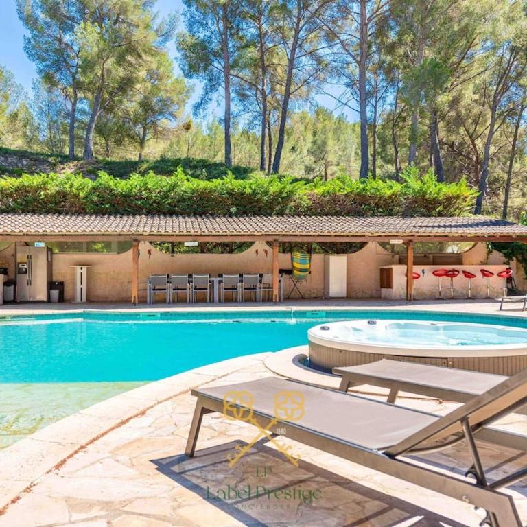 La Bastide du Vallon - Villa - 32
