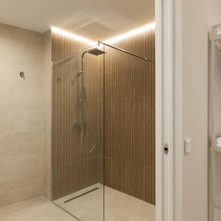 Luxury Apartment Oceanografic 6 pax - Two-Bedroom Apartment with Terrace - 16