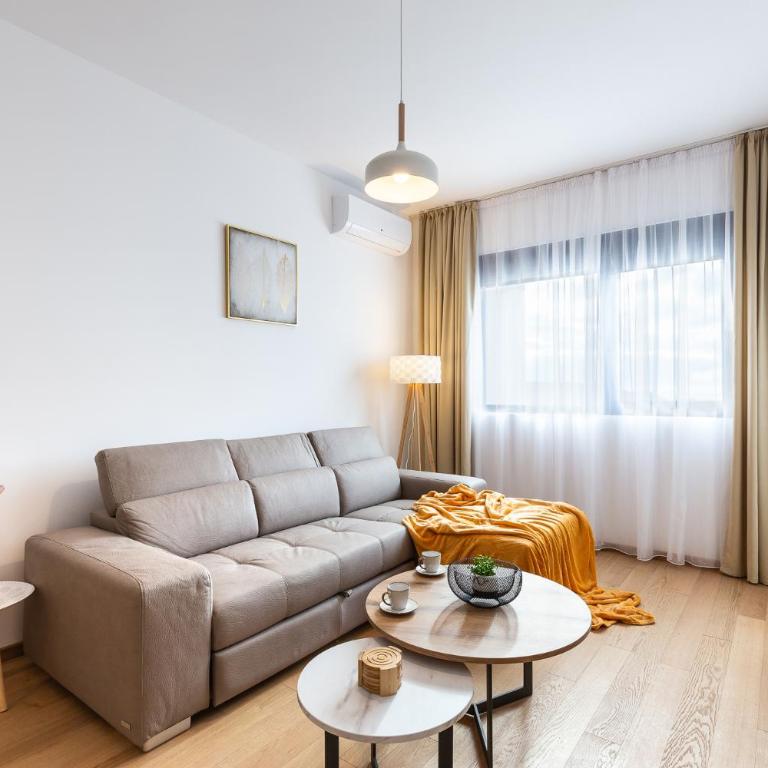 TRE Apartments - Apartment with Balcony - 9
