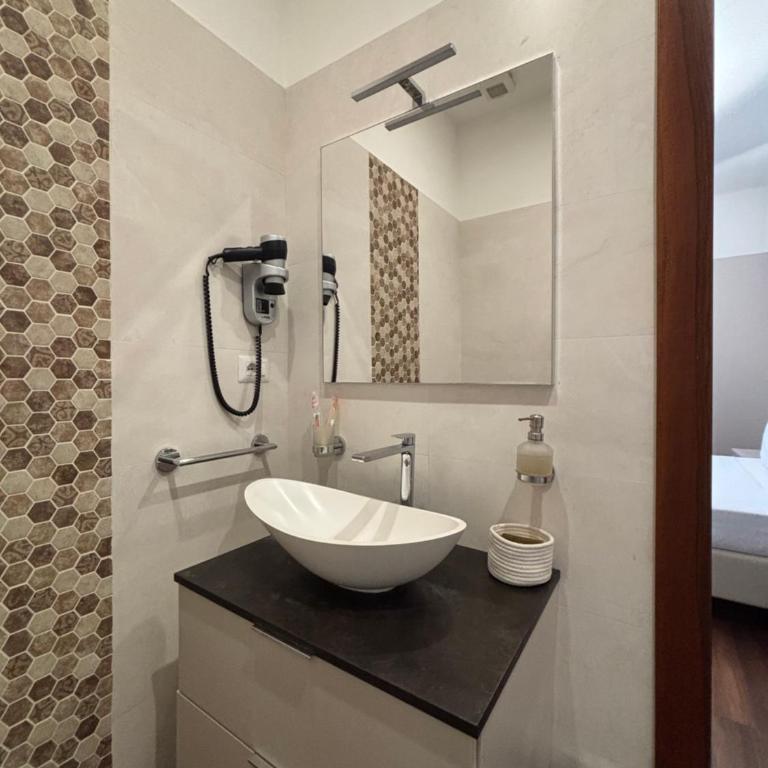 Enjoy Milano Skyline - Superior Double Room - 7
