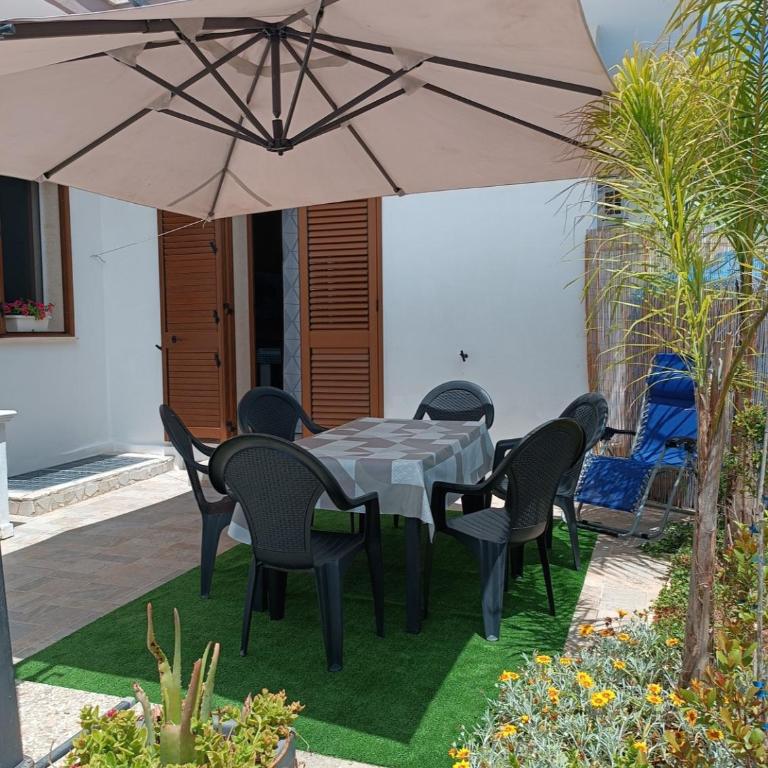 Villetta 4 Colonne - Appartamento con 2 Camere da Letto - 2