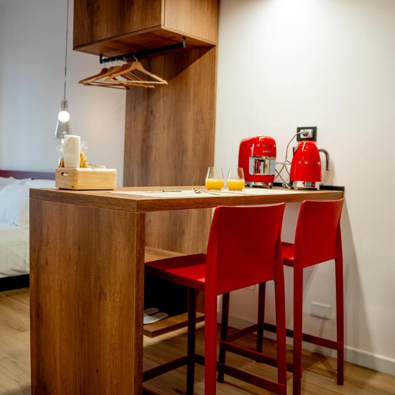 Luxury Fire Home - Catania - King Room with Spa Bath - 14