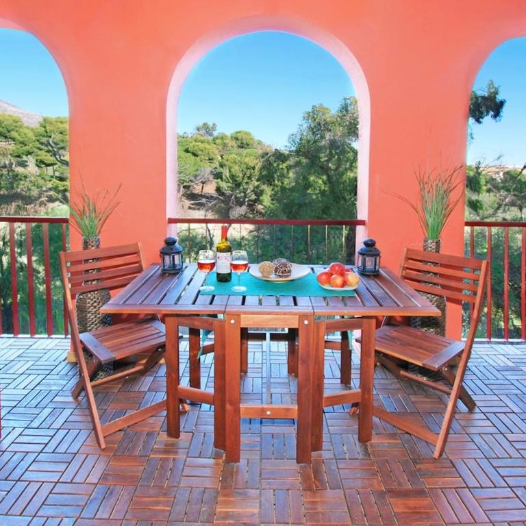 Golf View Apartment, 2 Bedrooms, 2 Bathrooms, Pools,Torrequebrada - Two-Bedroom Apartment with Mountain View - 1