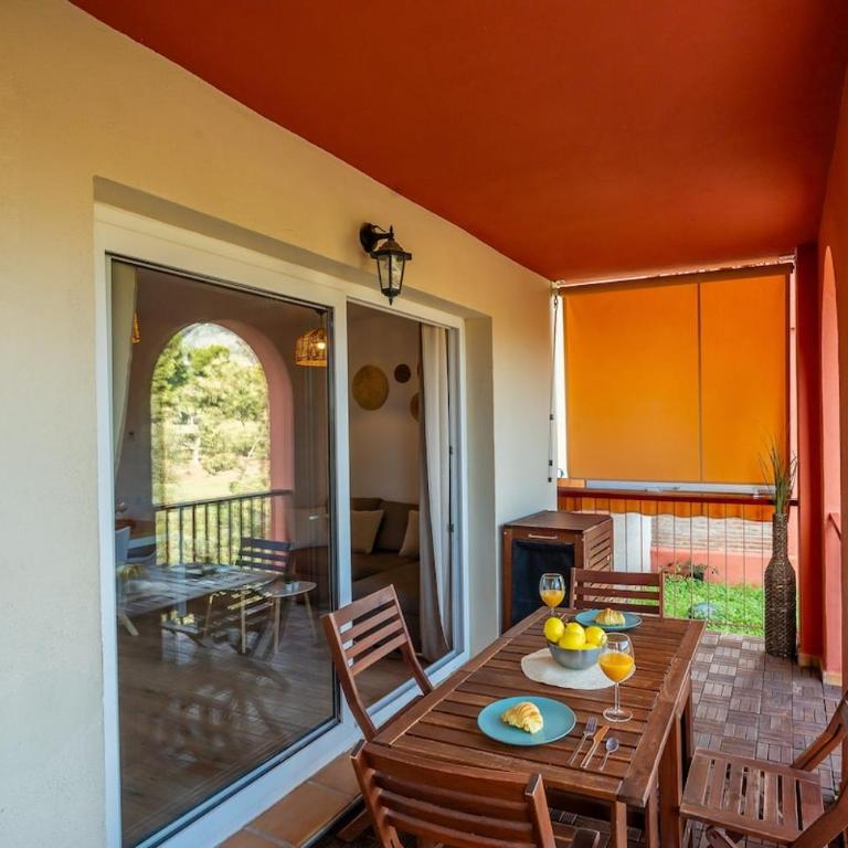 Golf View Apartment, 2 Bedrooms, 2 Bathrooms, Pools,Torrequebrada - Two-Bedroom Apartment with Mountain View - 28
