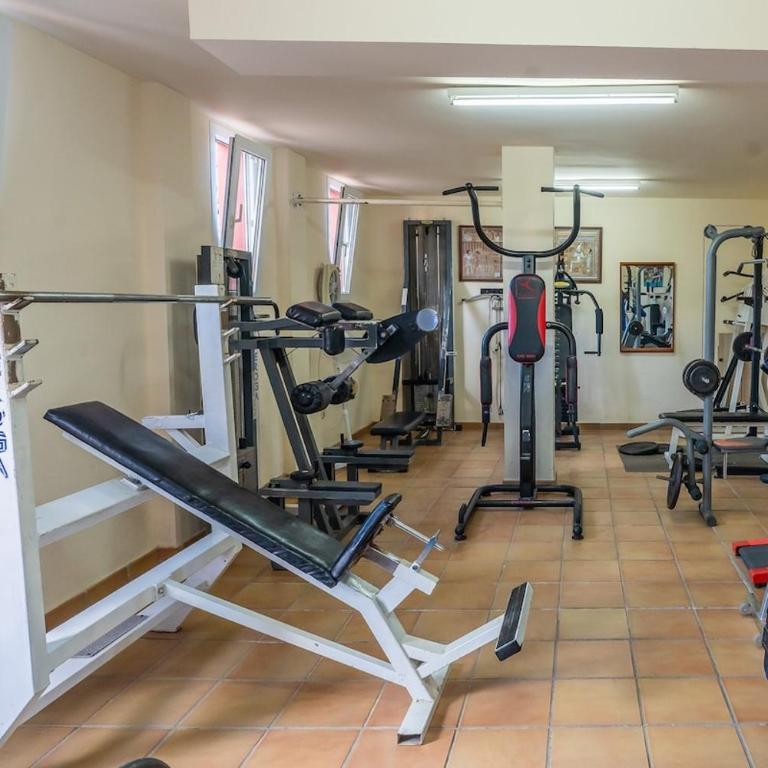Golf View Apartment, 2 Bedrooms, 2 Bathrooms, Pools,Torrequebrada - Two-Bedroom Apartment with Mountain View - 33