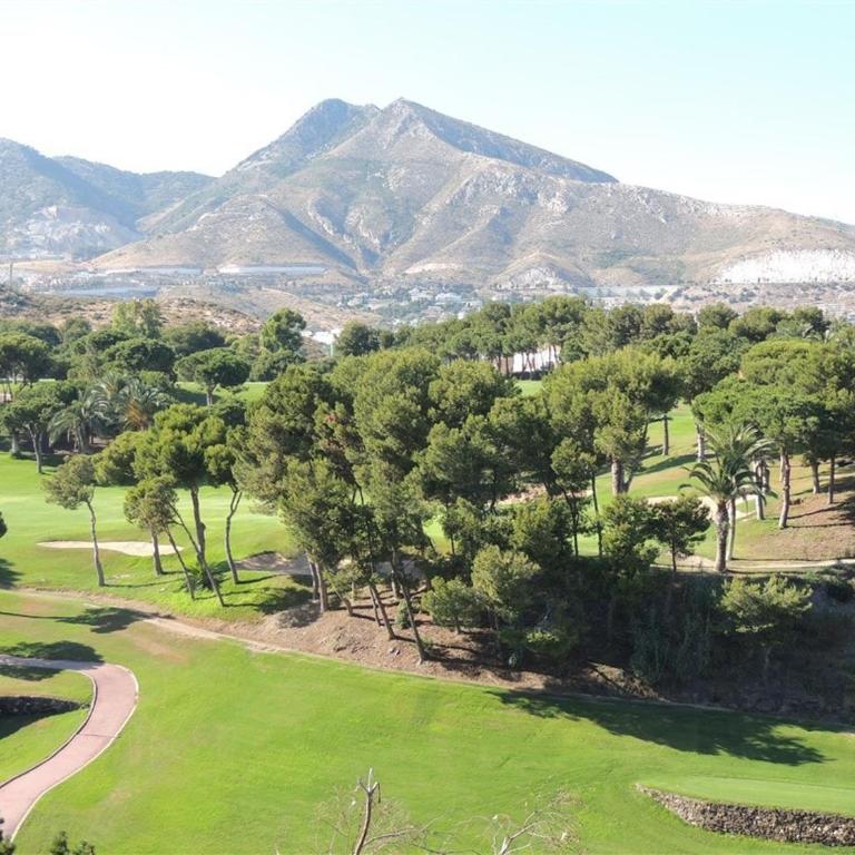 Golf View Apartment, 2 Bedrooms, 2 Bathrooms, Pools,Torrequebrada - Two-Bedroom Apartment with Mountain View - 39