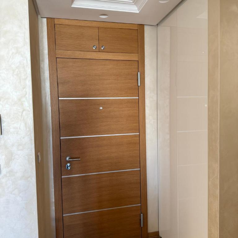 Central Garden grand luxurious apt - Three-Bedroom Apartment - 17