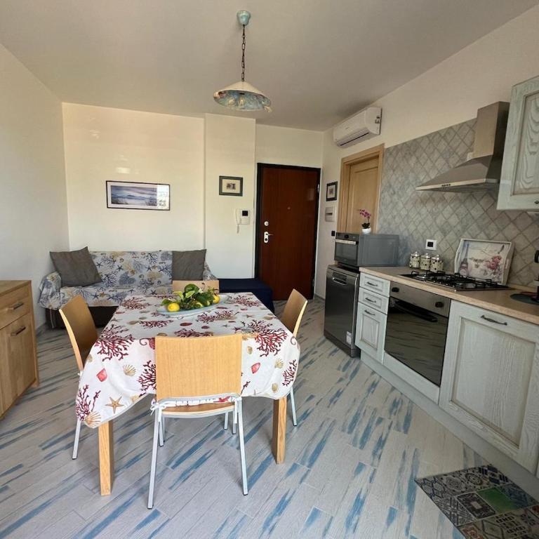 Coastal Paradise Apartment - One-Bedroom Apartment - 7