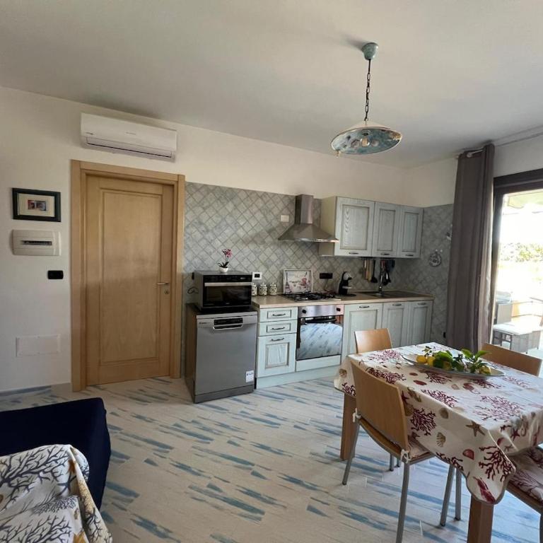 Coastal Paradise Apartment - One-Bedroom Apartment - 8