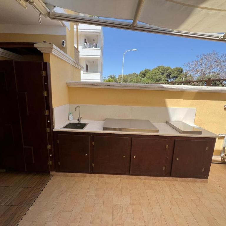 Coastal Paradise Apartment - One-Bedroom Apartment - 14