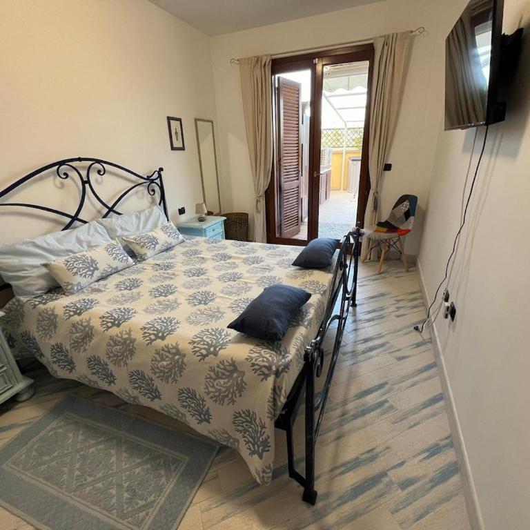 Coastal Paradise Apartment - One-Bedroom Apartment - 12